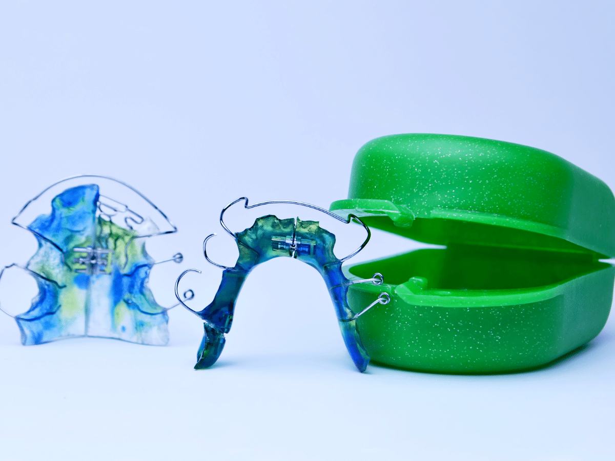 clear teeth retainer after orthodontic treatment